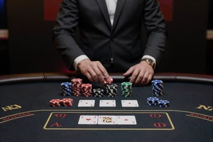 Blackjack Royale Live Casino von Evolution - Elegantes Premium Blackjack am echten Tisch